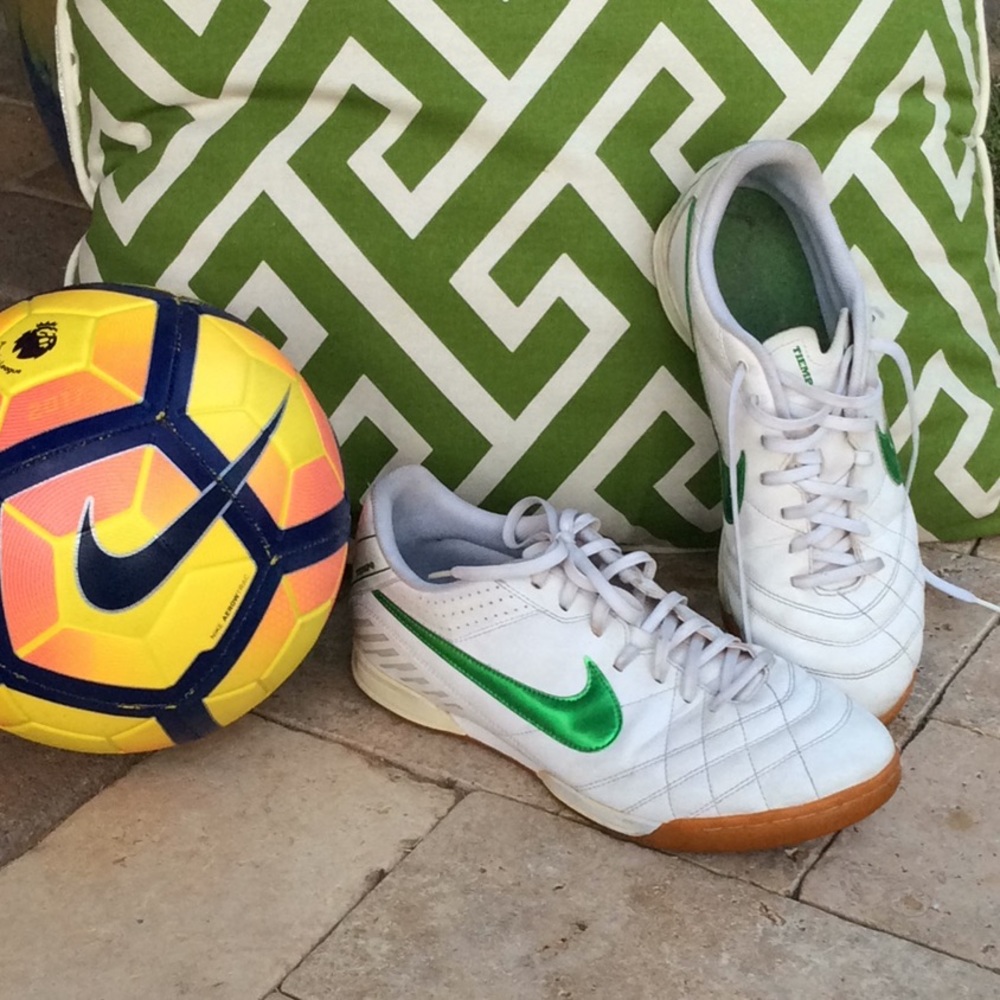 Nike Tempo Soccer Shoes - second try ;)